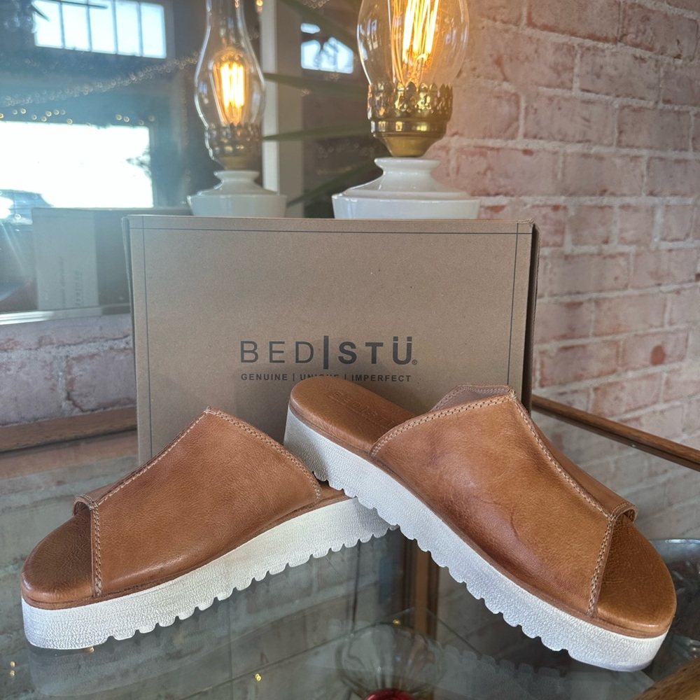 BED|STU Tan Leather Open-Toe Slides - Picture 2 of 4